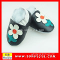 Famous art black and white flower moccasins embroidered used shoes for sale with baby